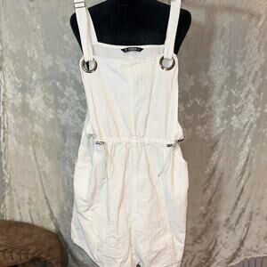 White short overall romper with drawstring
